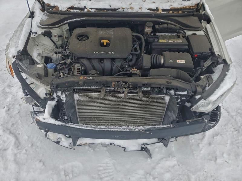 Фото 11 - HYUNDAI ELANTRA