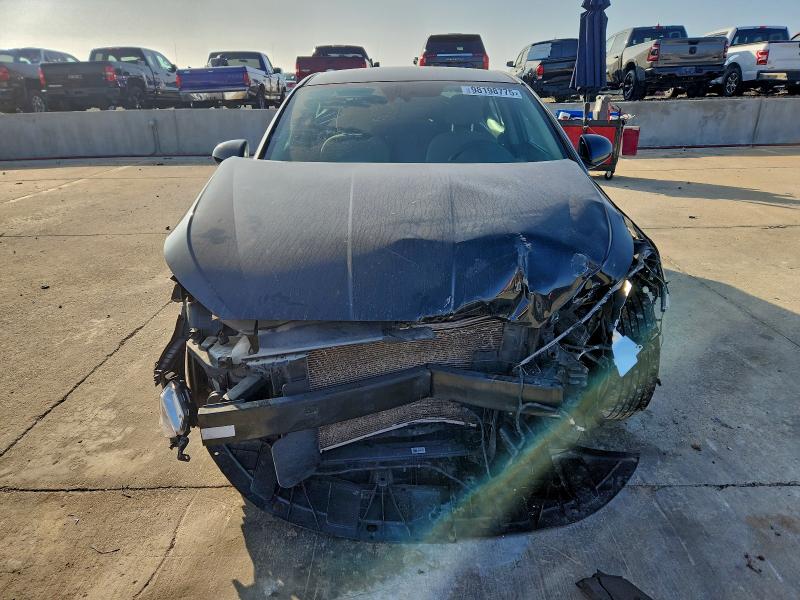 Фото 5 - HYUNDAI ELANTRA