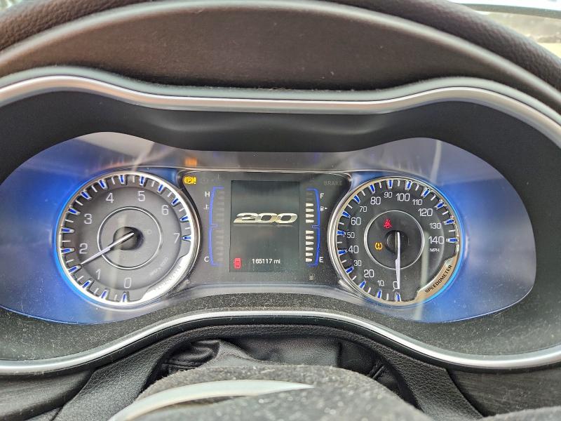 Фото 9 - CHRYSLER 200