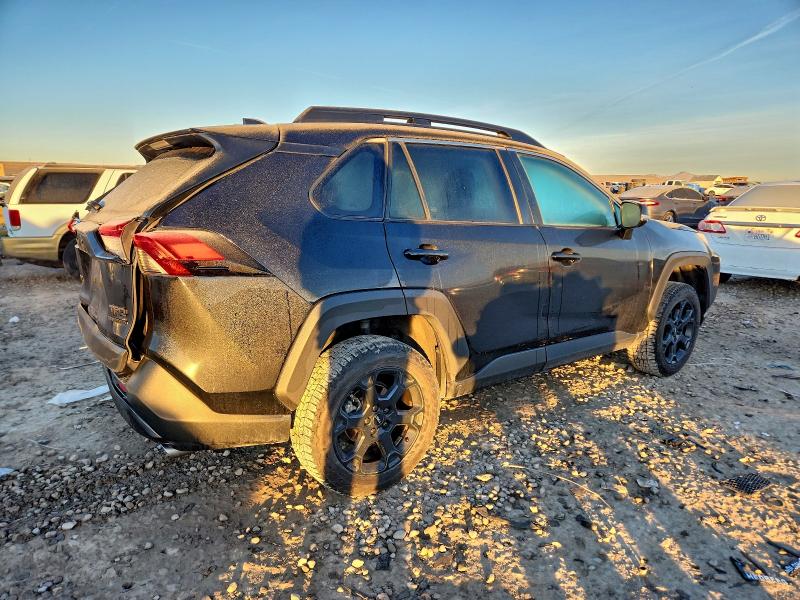 Фото 3 - TOYOTA RAV4