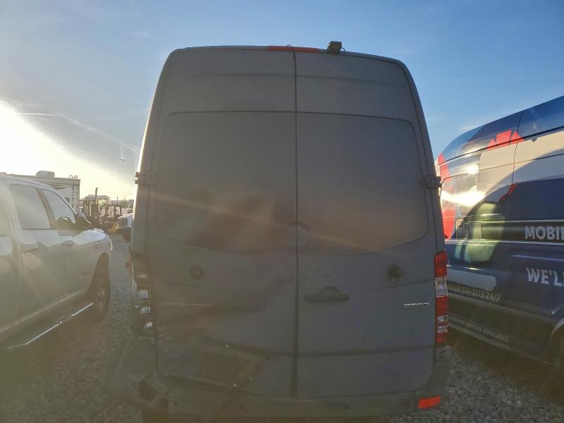 MERCEDES-BENZ SPRINTER 2018 VIN WD3PE7CD9JP625815