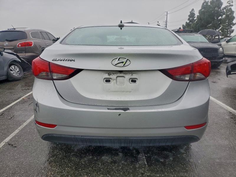 Фото 6 - HYUNDAI ELANTRA