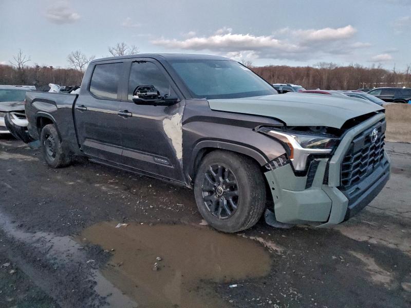 Фото 4 - TOYOTA TUNDRA