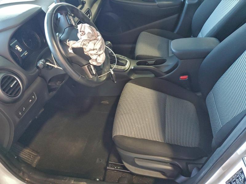 Фото 7 - HYUNDAI KONA