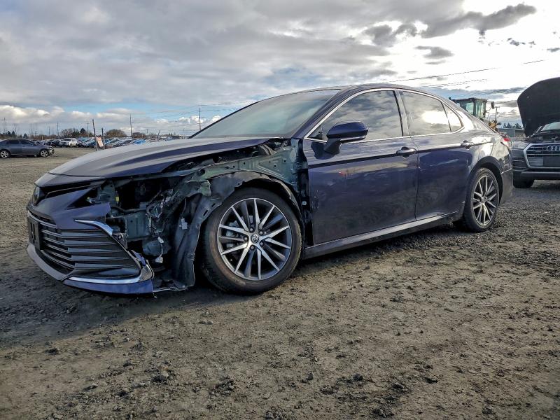 Фото 1 - TOYOTA CAMRY