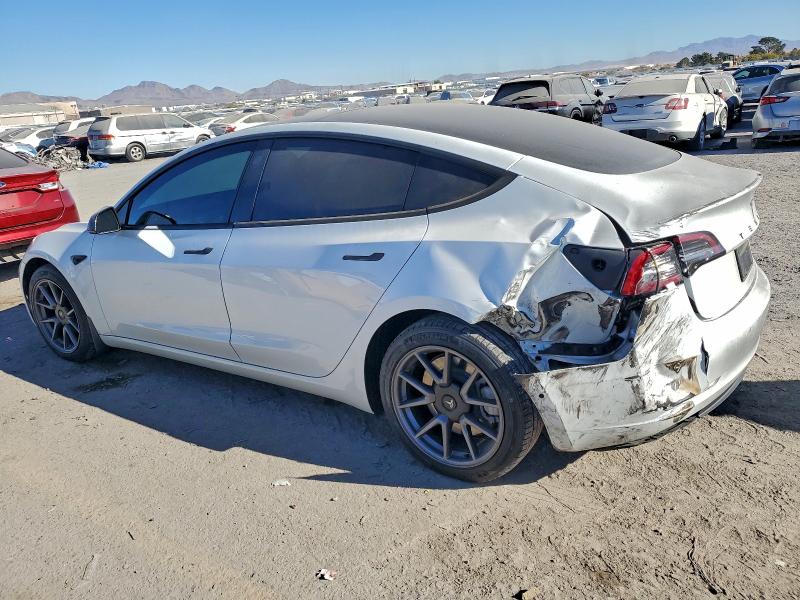 Фото 2 - TESLA MODEL 3