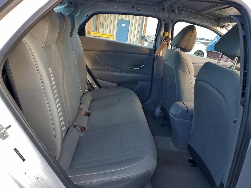 Фото 10 - HYUNDAI ELANTRA