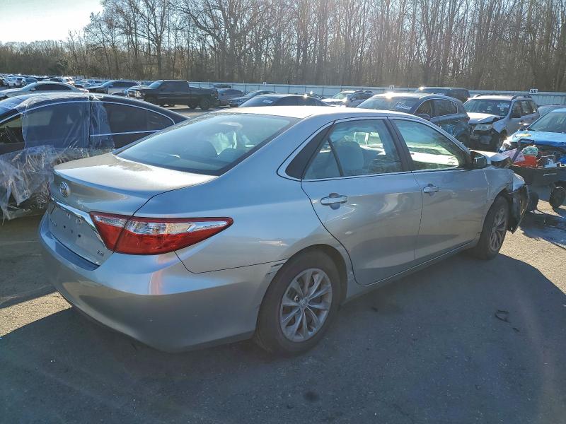 Фото 3 - TOYOTA CAMRY