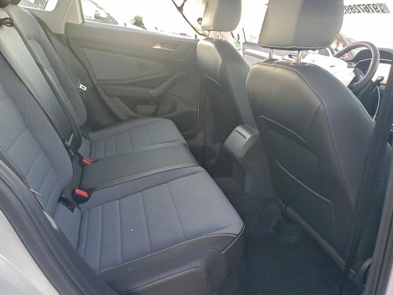 Фото 10 - VOLKSWAGEN JETTA