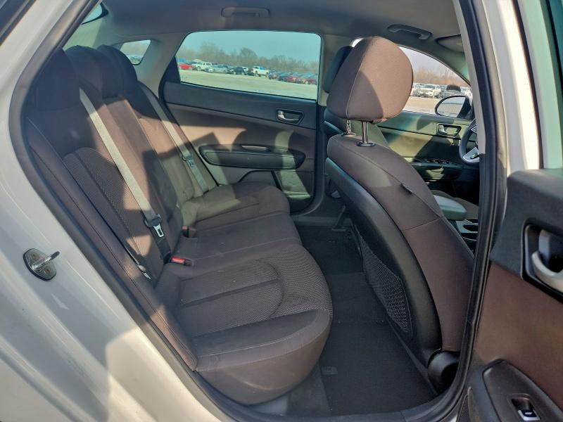 Фото 10 - KIA OPTIMA