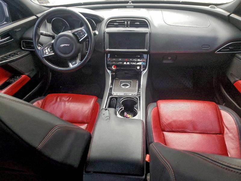 Фото 8 - JAGUAR XE