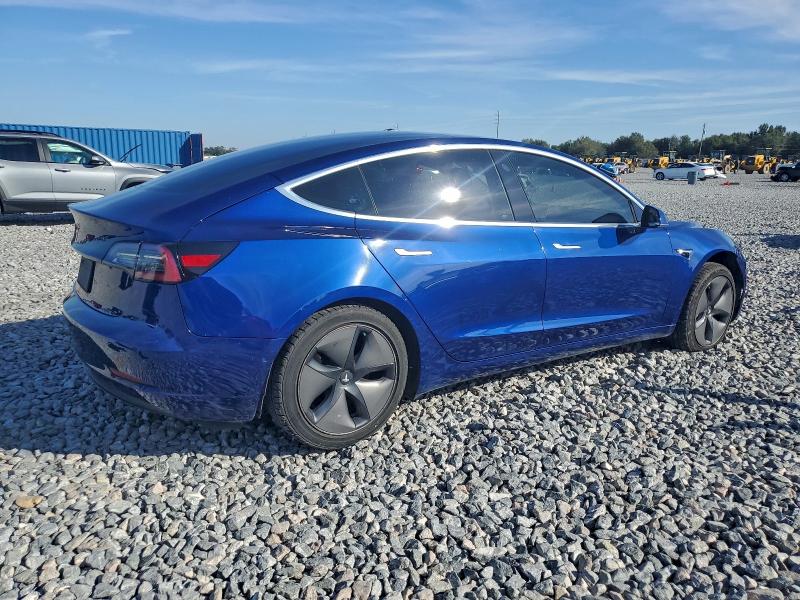 Фото 3 - TESLA MODEL 3