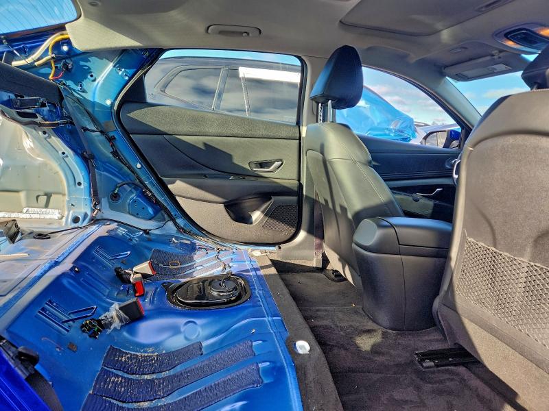 Фото 10 - HYUNDAI ELANTRA