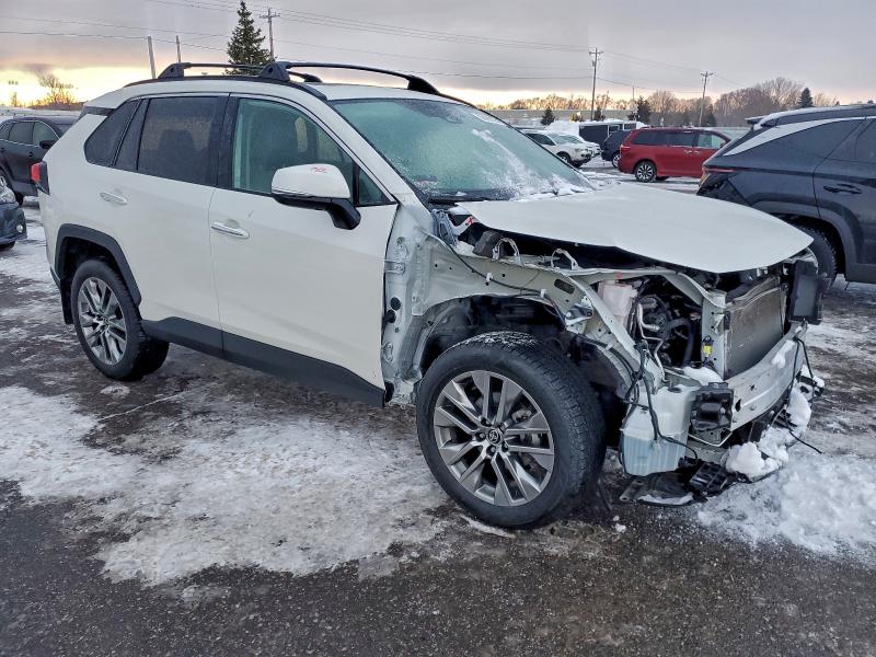 Фото 4 - TOYOTA RAV4