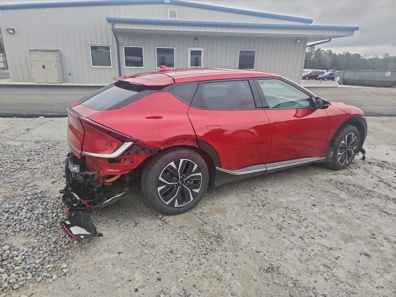 Фото 3 - KIA EV6 LIGHT