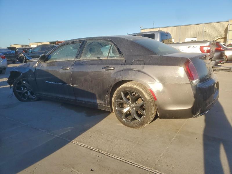 Фото 2 - CHRYSLER 300