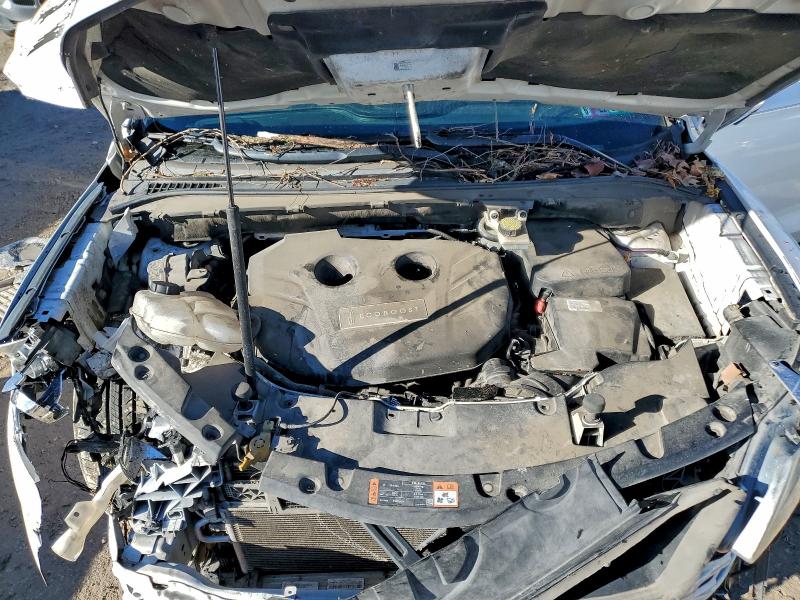 Фото 12 - LINCOLN MKZ