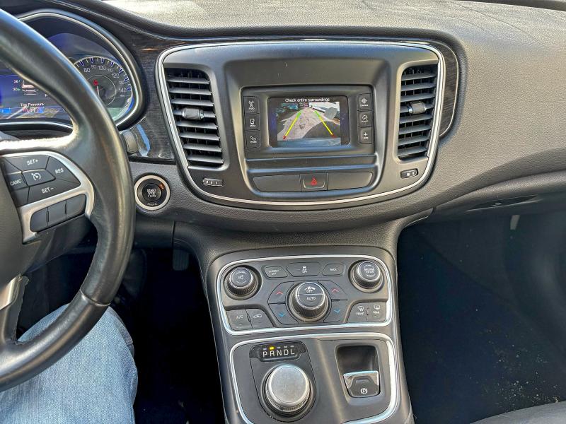 Фото 9 - CHRYSLER 200