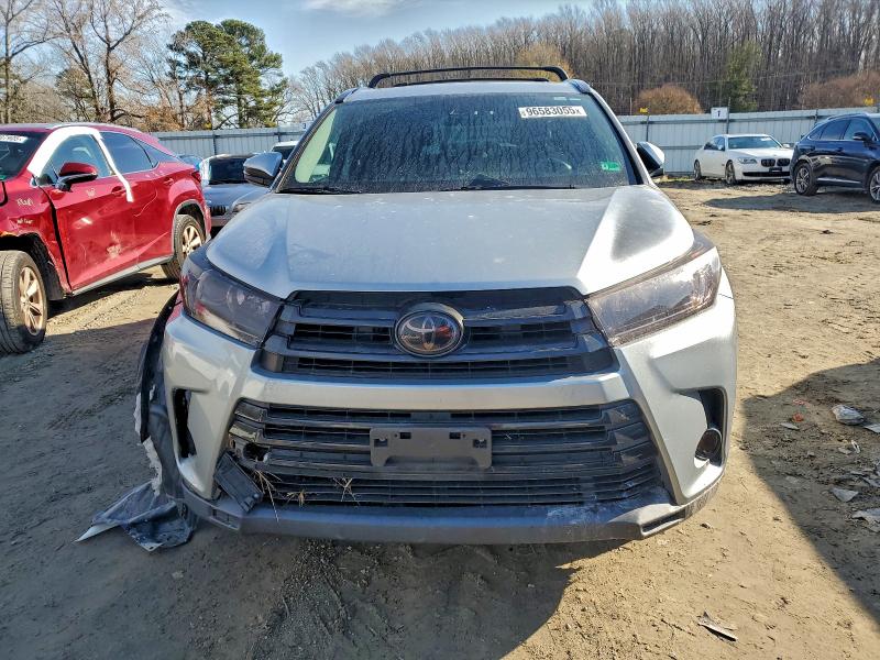 Фото 5 - TOYOTA HIGHLANDER