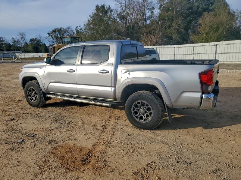 Фото 2 - TOYOTA TACOMA