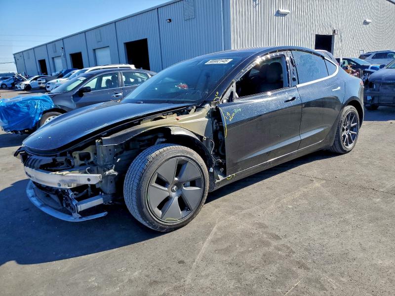 Фото 1 - TESLA MODEL 3