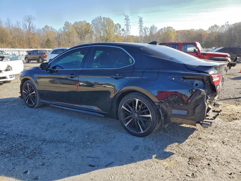 Фото 2 - TOYOTA CAMRY