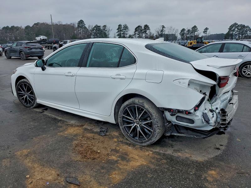 Фото 2 - TOYOTA CAMRY