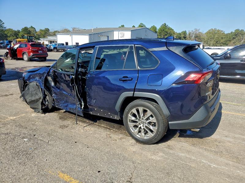 Фото 2 - TOYOTA RAV4