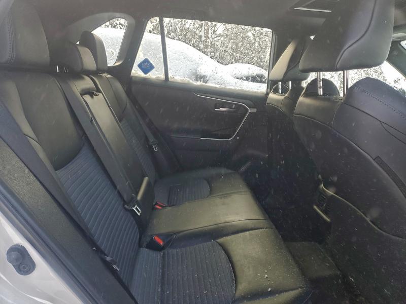 Фото 11 - TOYOTA RAV4