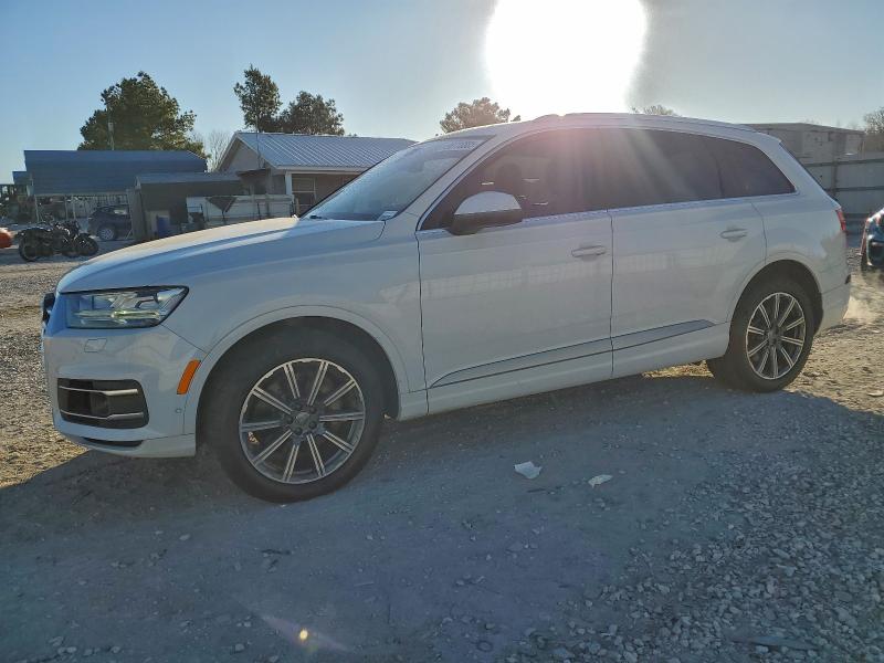 Фото 1 - AUDI Q7