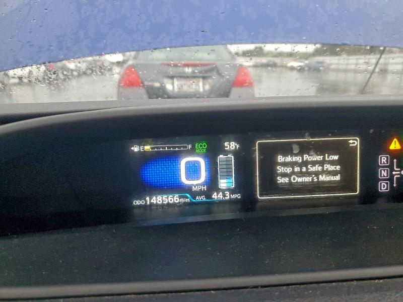 Фото 9 - TOYOTA PRIUS