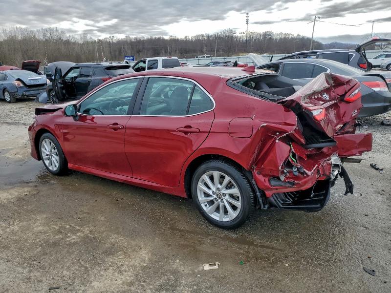 Фото 2 - TOYOTA CAMRY