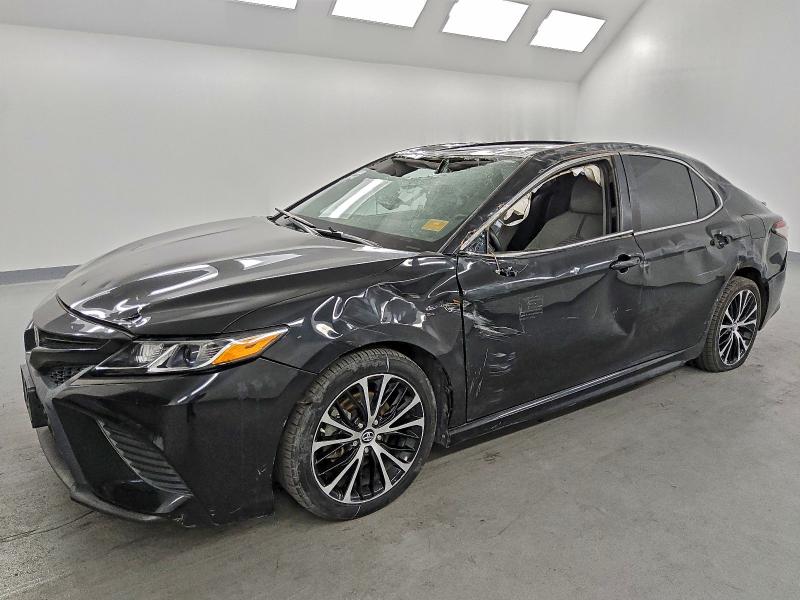 Фото 1 - TOYOTA CAMRY