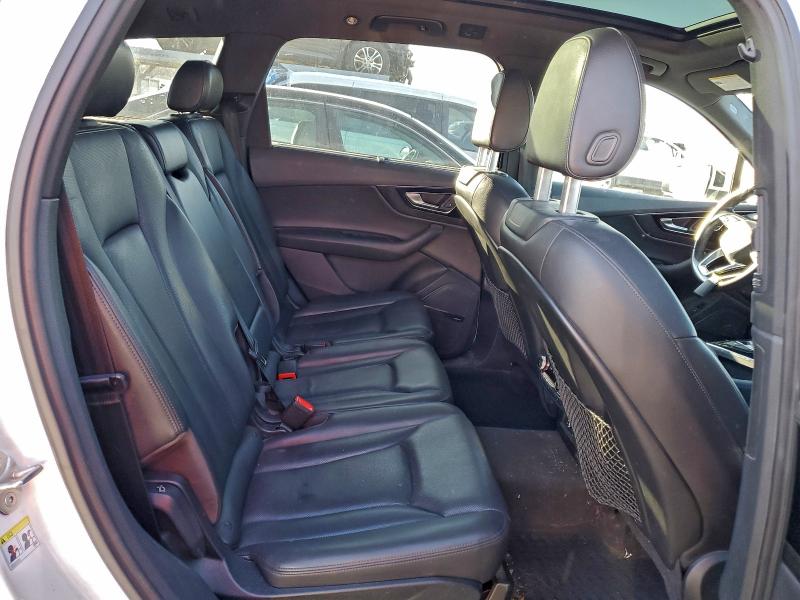 Фото 11 - AUDI Q7