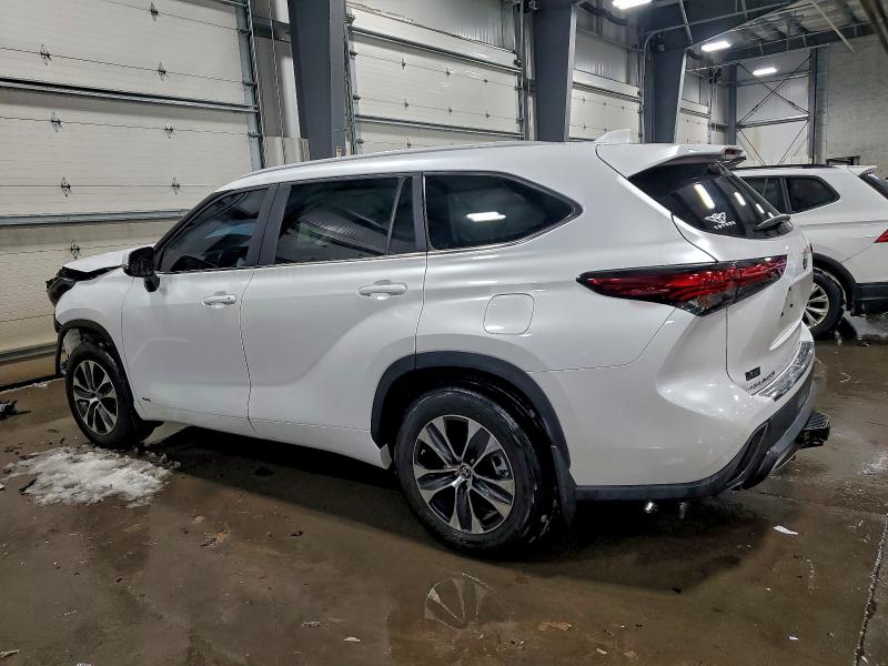 Фото 2 - TOYOTA HIGHLANDER