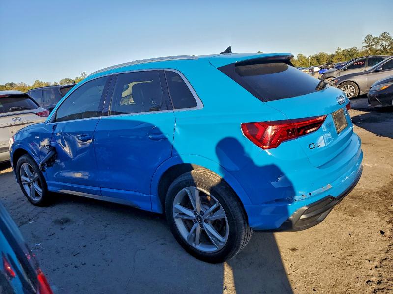 Фото 2 - AUDI Q3