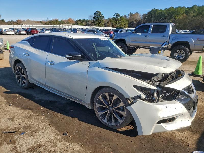 Фото 4 - NISSAN MAXIMA