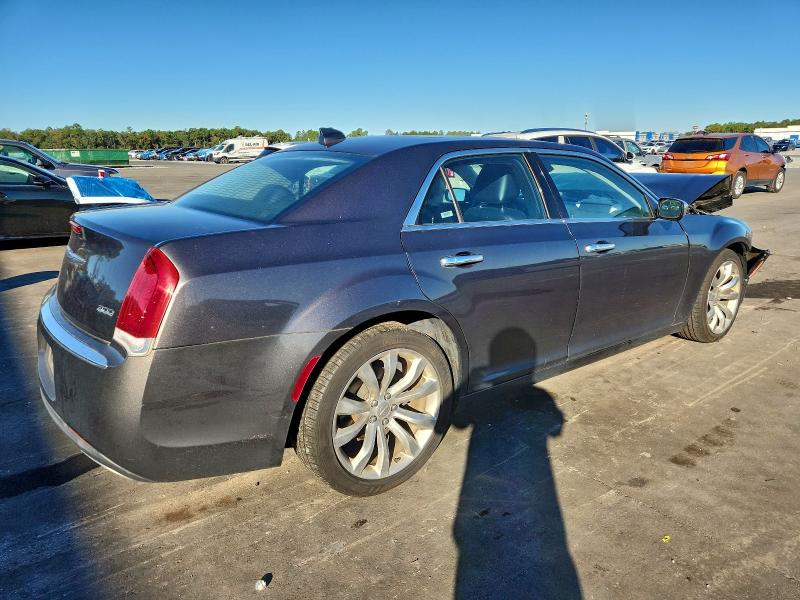 Фото 3 - CHRYSLER 300