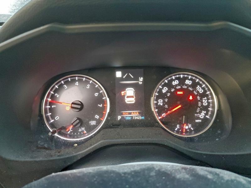 Фото 9 - TOYOTA RAV4