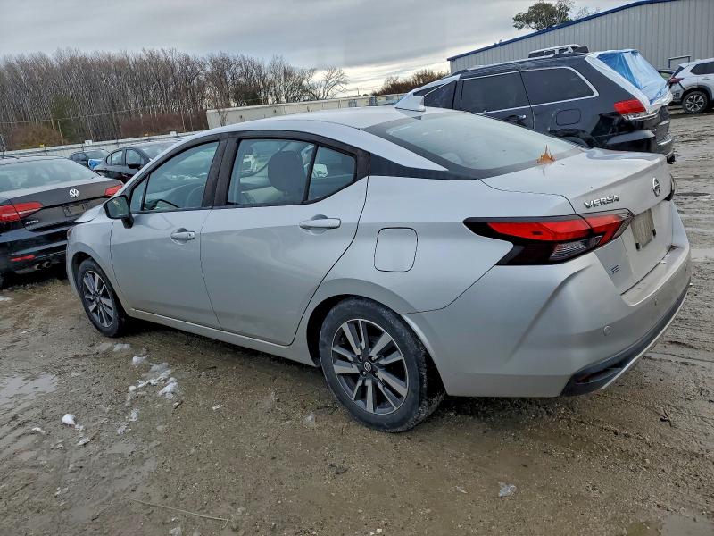 Фото 2 - NISSAN VERSA