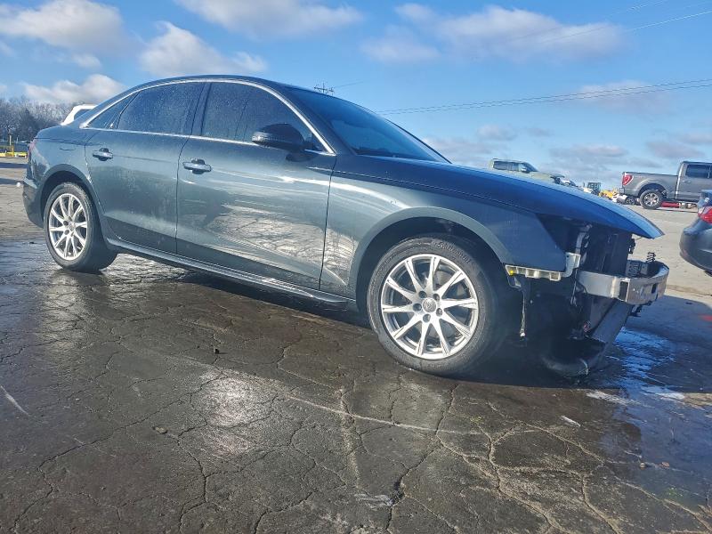 Фото 4 - AUDI A4