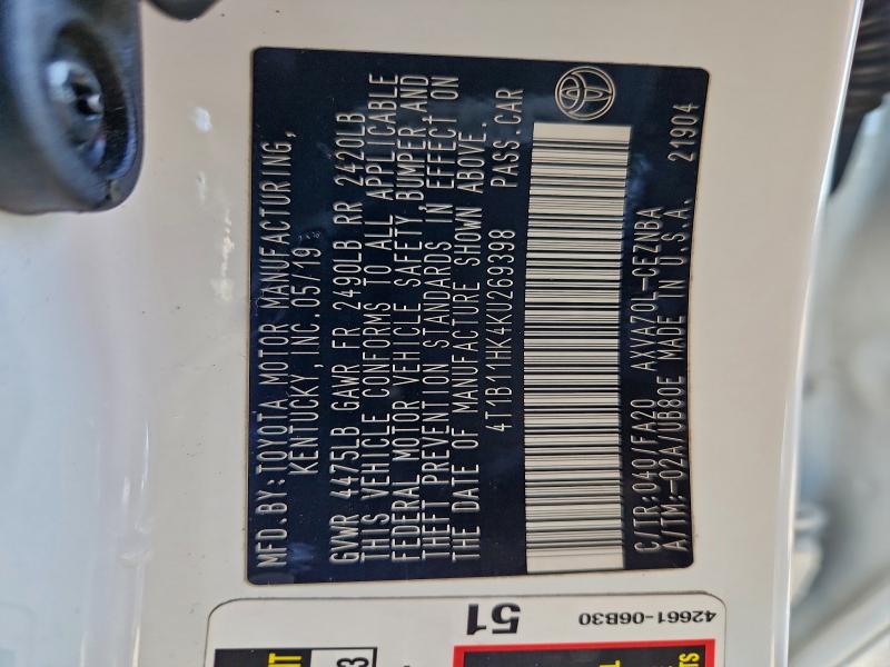 Фото 13 - TOYOTA CAMRY