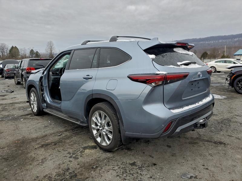 Фото 2 - TOYOTA HIGHLANDER