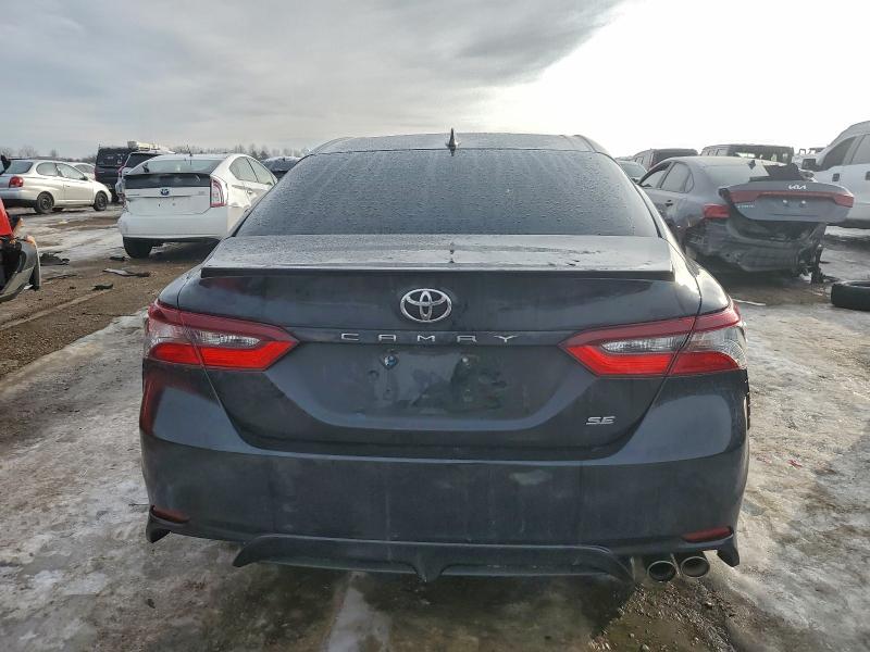 Фото 6 - TOYOTA CAMRY