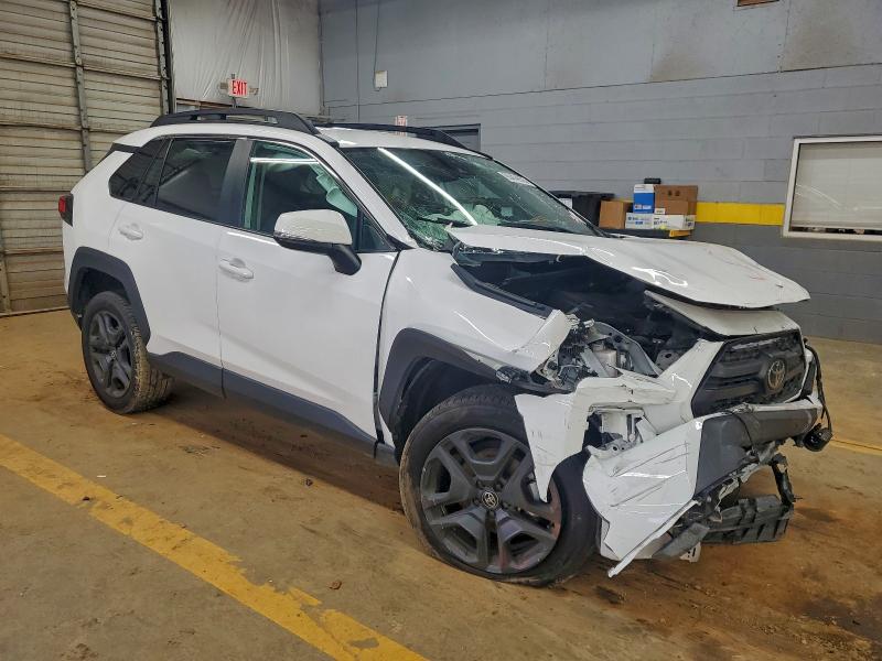 Фото 4 - TOYOTA RAV4