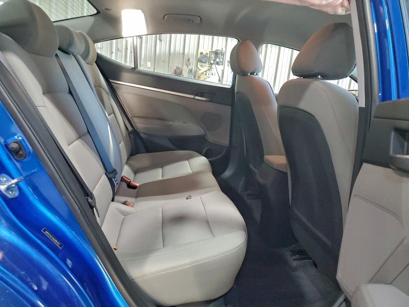 Фото 10 - HYUNDAI ELANTRA