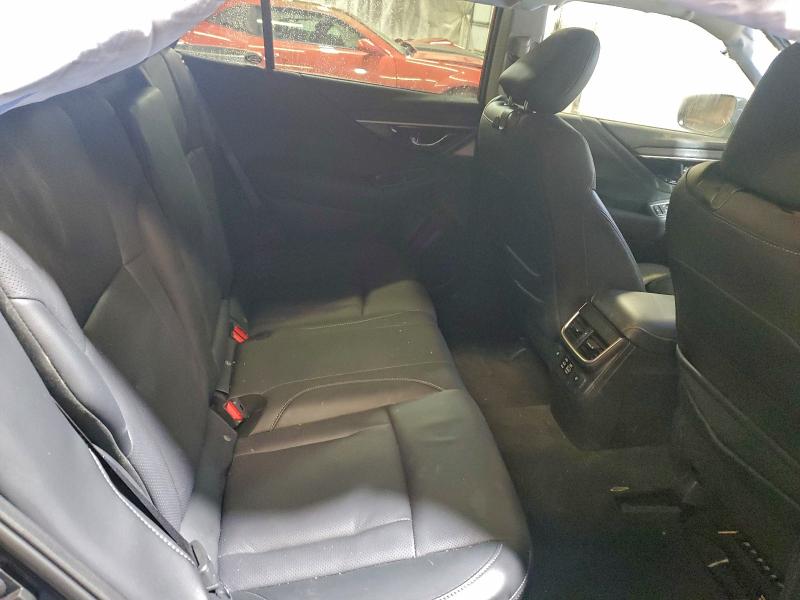 Фото 10 - SUBARU OUTBACK