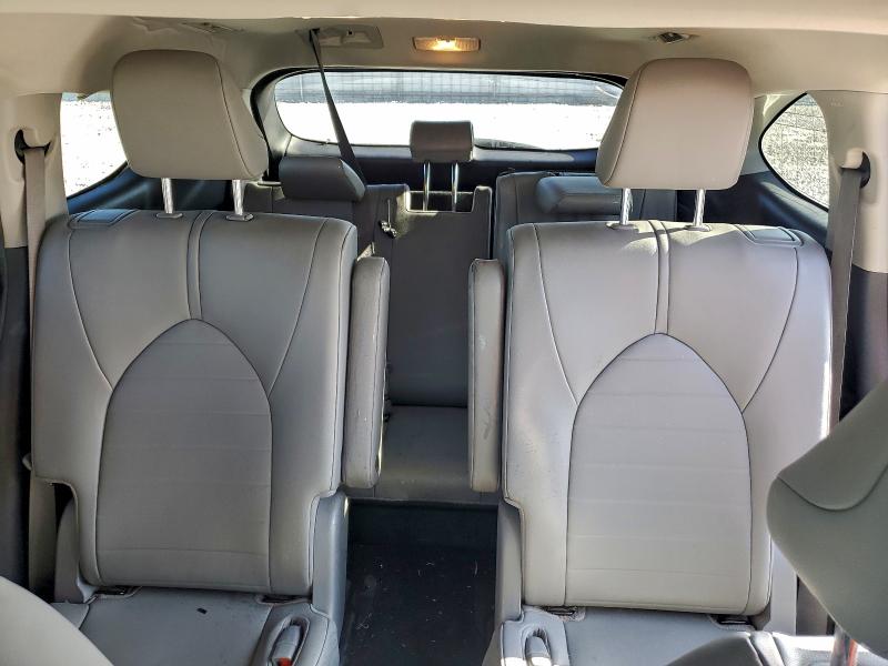 Фото 10 - TOYOTA HIGHLANDER