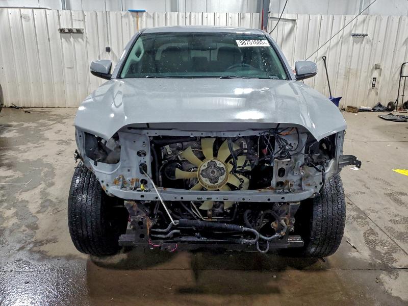 Фото 5 - TOYOTA TACOMA