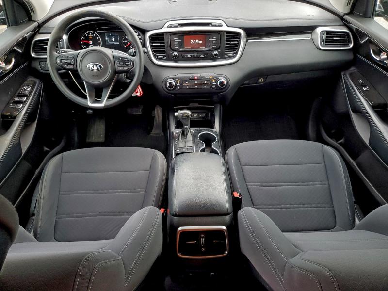 Фото 8 - KIA SORENTO